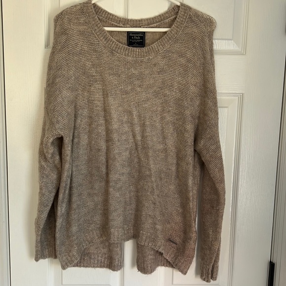 Abercrombie & Fitch sweater - Picture 1 of 5
